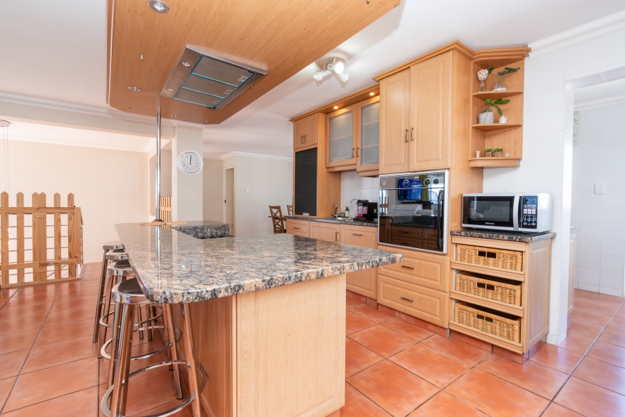 5 Bedroom Property for Sale in Waterfront Western Cape